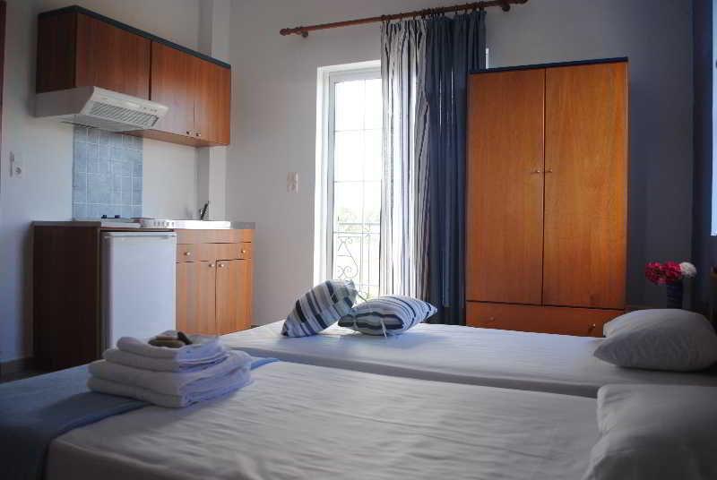 Mediterranean Hotel & Apartments Kissamos Exterior photo