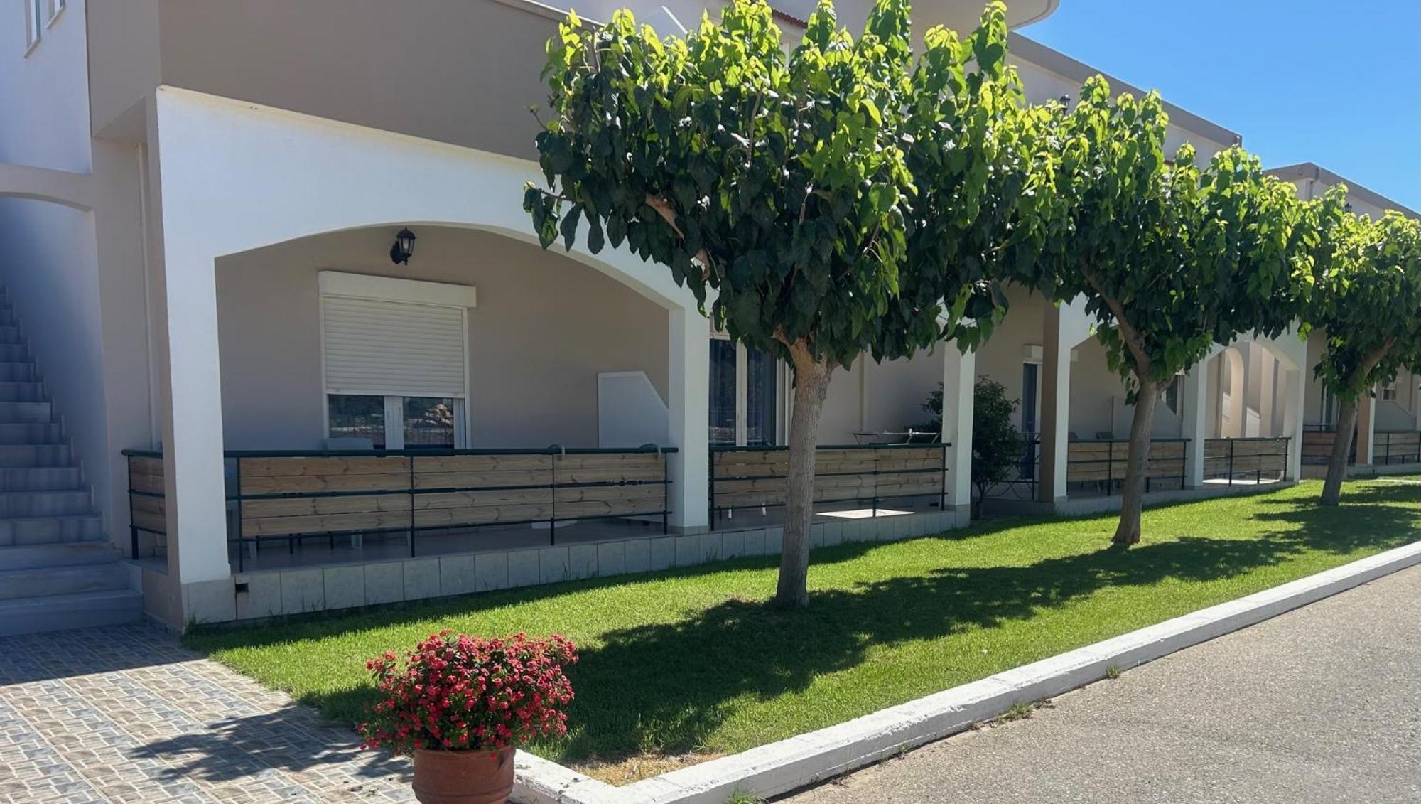 Mediterranean Hotel & Apartments Kissamos Exterior photo