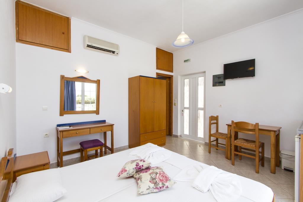 Mediterranean Hotel & Apartments Kissamos Exterior photo