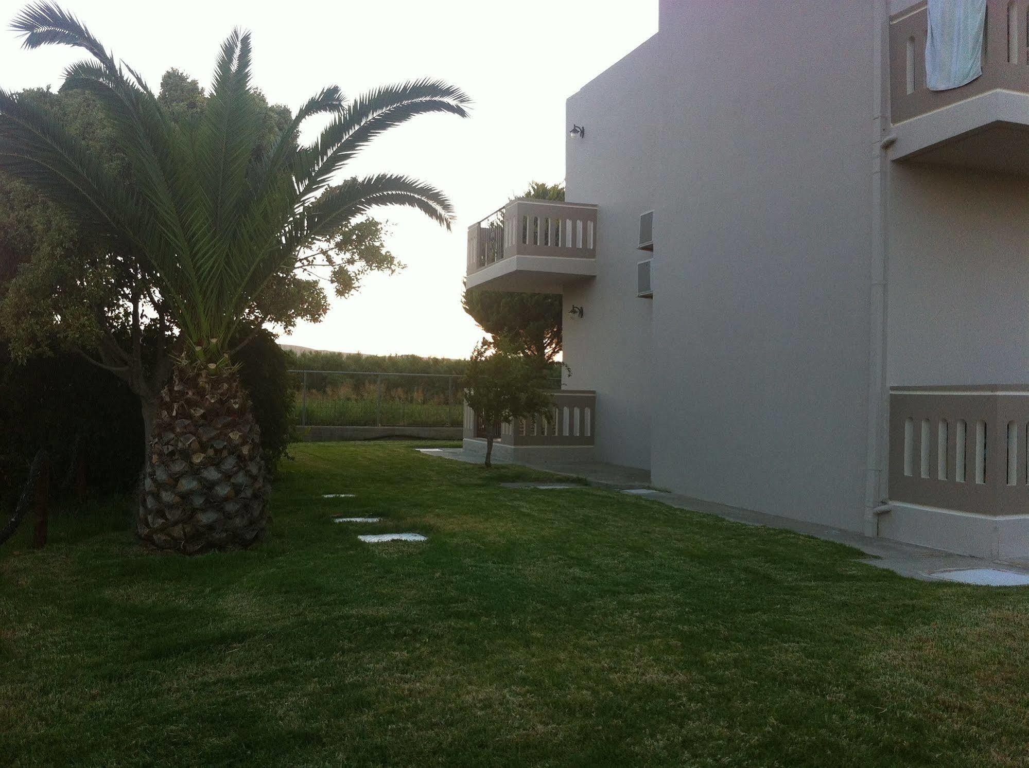 Mediterranean Hotel & Apartments Kissamos Exterior photo