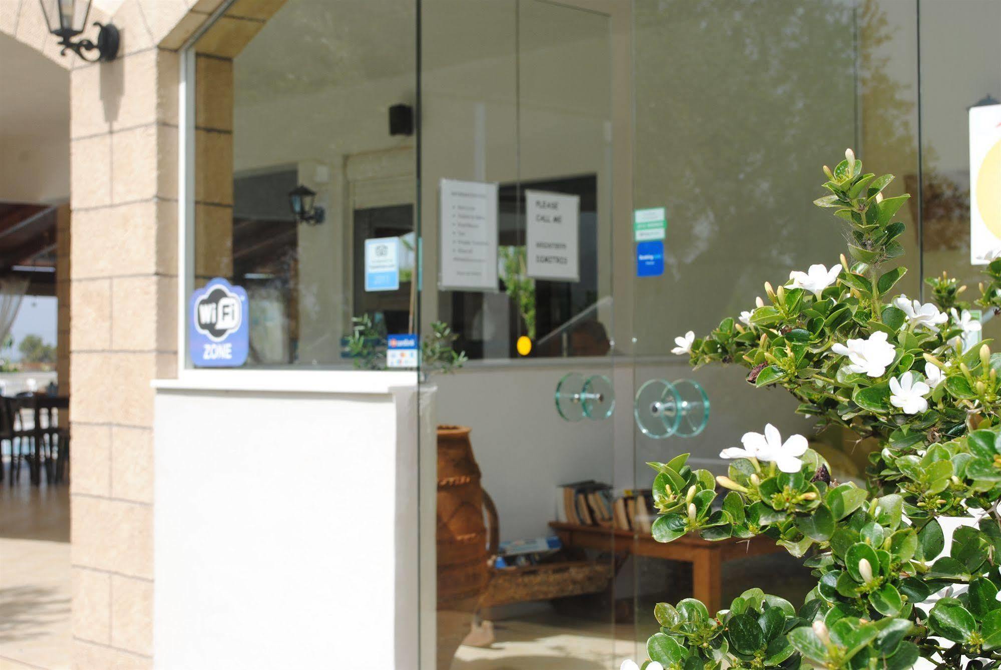 Mediterranean Hotel & Apartments Kissamos Exterior photo